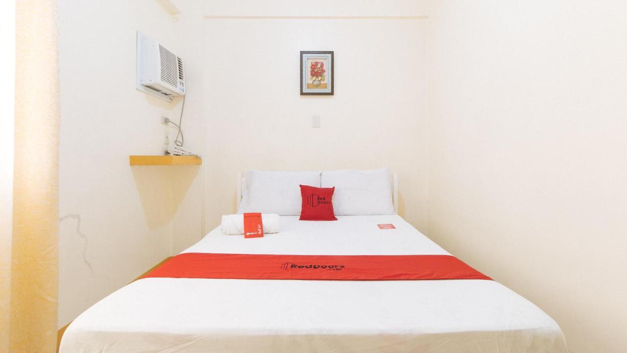 Reddoorz @ Golden Skye Hotel Guagua ภายนอก รูปภาพ
