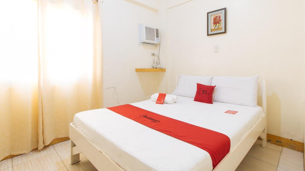 Reddoorz @ Golden Skye Hotel Guagua ภายนอก รูปภาพ