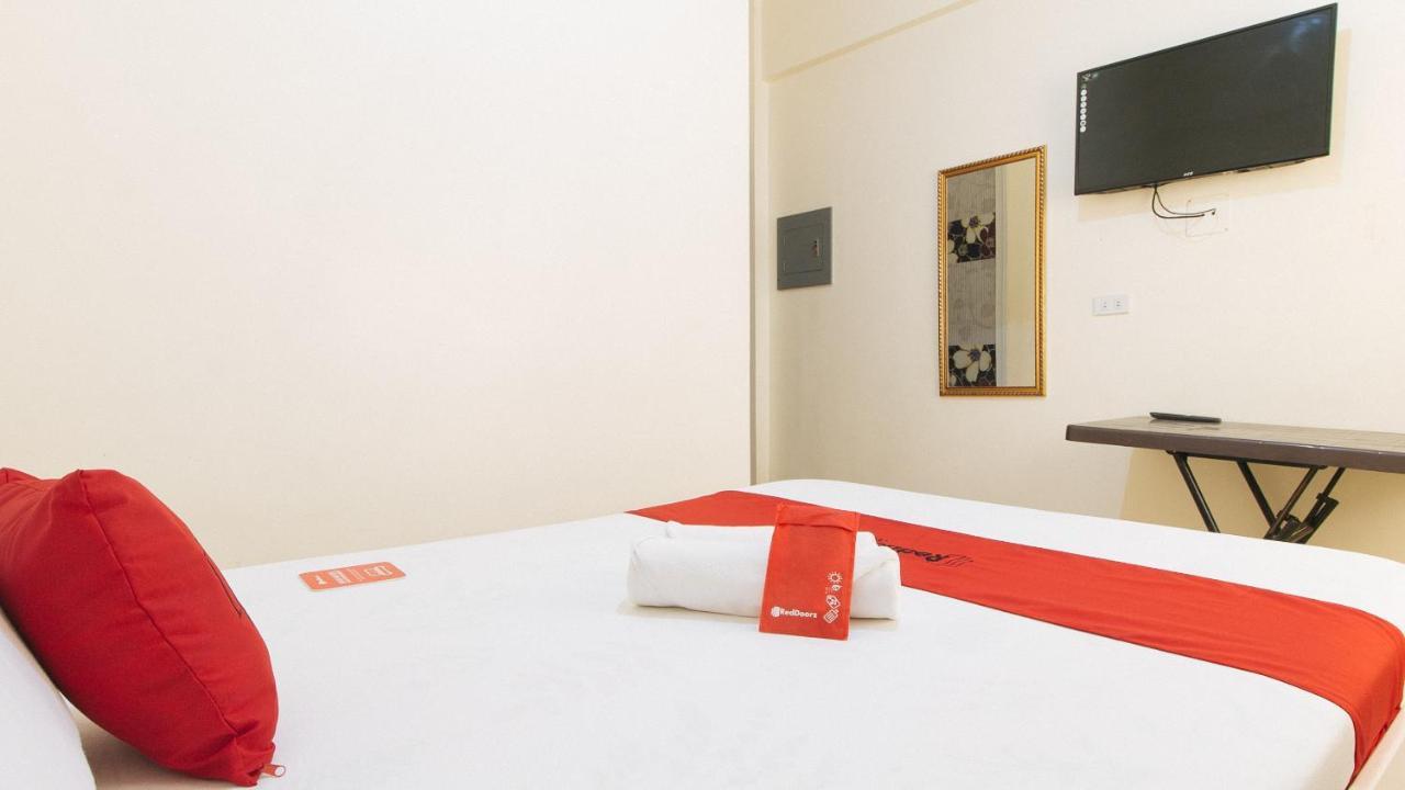 Reddoorz @ Golden Skye Hotel Guagua ภายนอก รูปภาพ