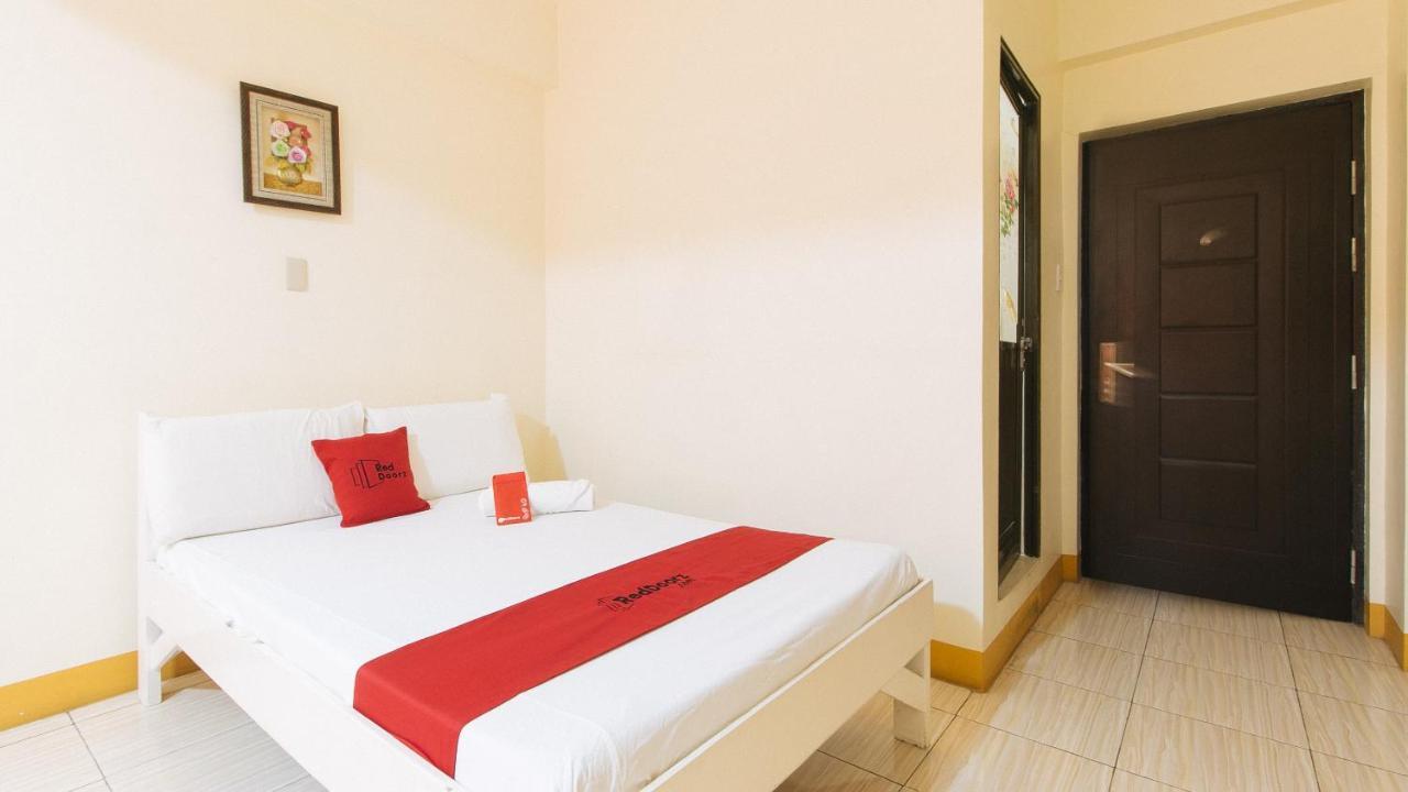 Reddoorz @ Golden Skye Hotel Guagua ภายนอก รูปภาพ