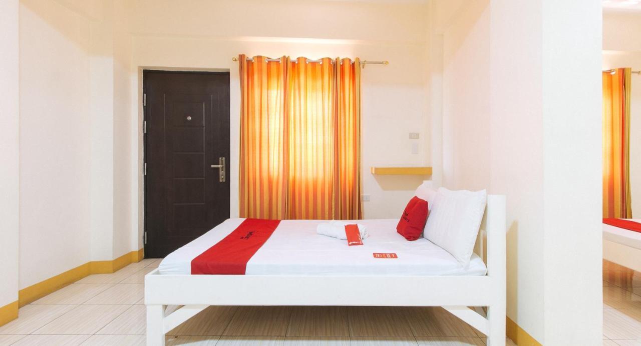 Reddoorz @ Golden Skye Hotel Guagua ภายนอก รูปภาพ