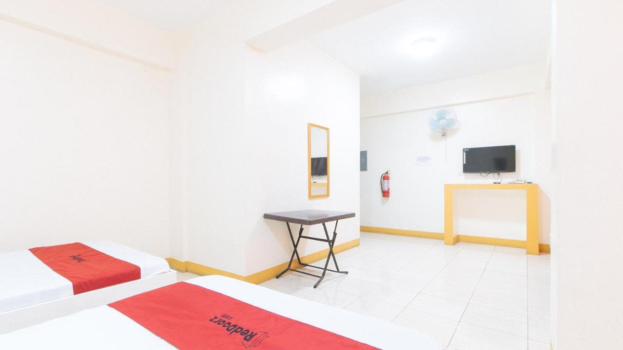 Reddoorz @ Golden Skye Hotel Guagua ภายนอก รูปภาพ