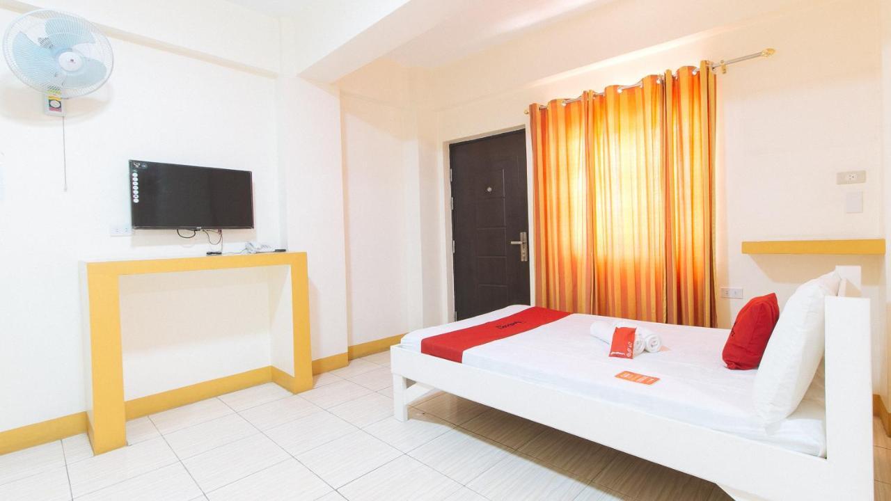 Reddoorz @ Golden Skye Hotel Guagua ภายนอก รูปภาพ